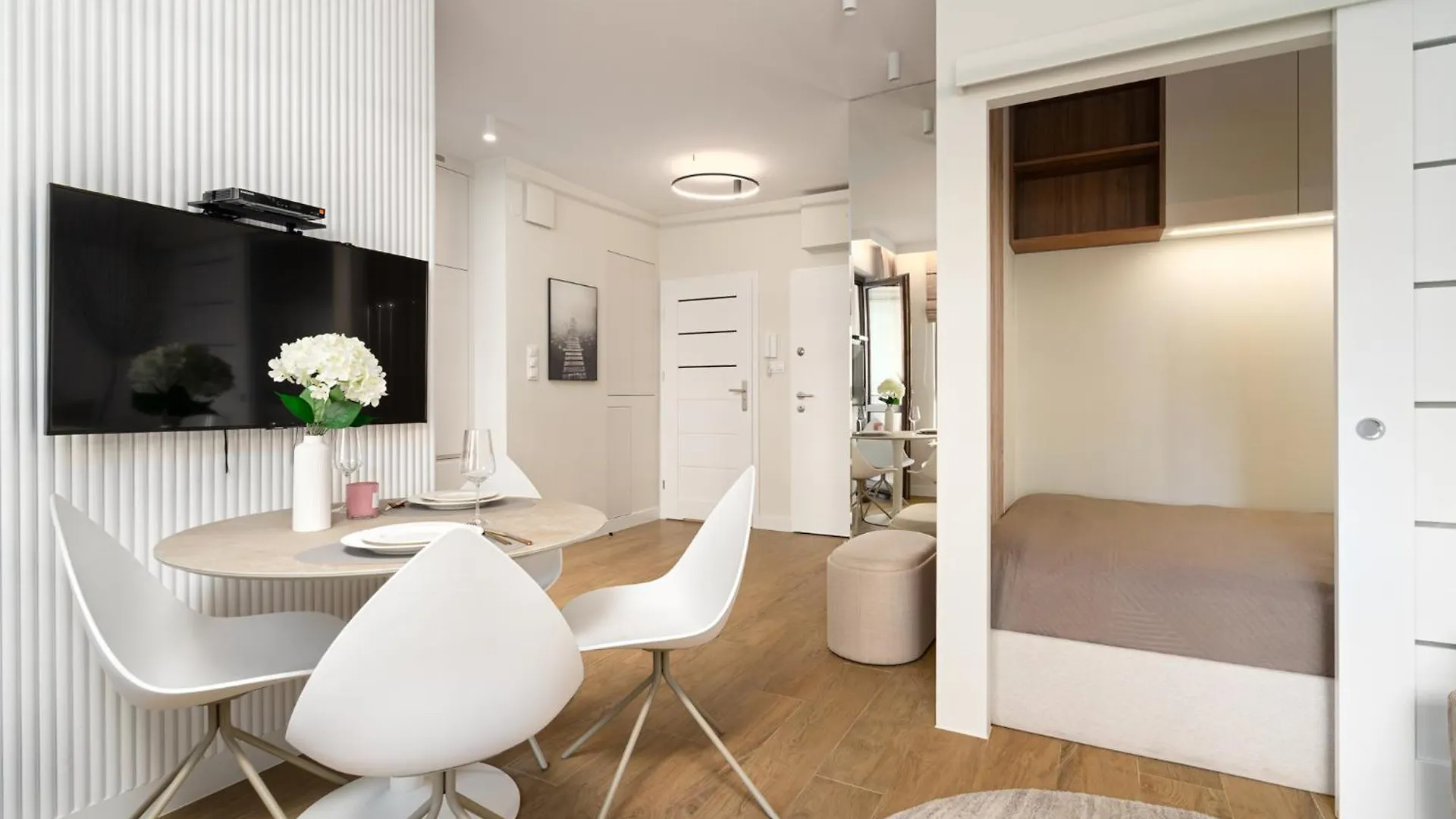 Golden Apartments Warsaw -New Stylish Apartments In The City Center- Rondo Daszynskiego- Gieldowa
